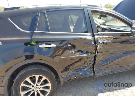 2016 Toyota Rav4 Limited z USA, uszkodzony, nr VIN 2T3DFREV4GW427809